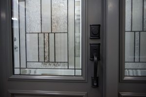 Vente et installation de porte certifiée Energy Star avec fenêtre - Portes et Fenêtres E. Charrier - St-Ambroise-de-Kildare